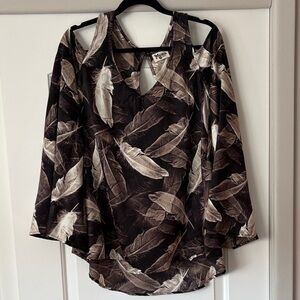show me your MuMu Feather Print Cld Shoulder Women's Blouse